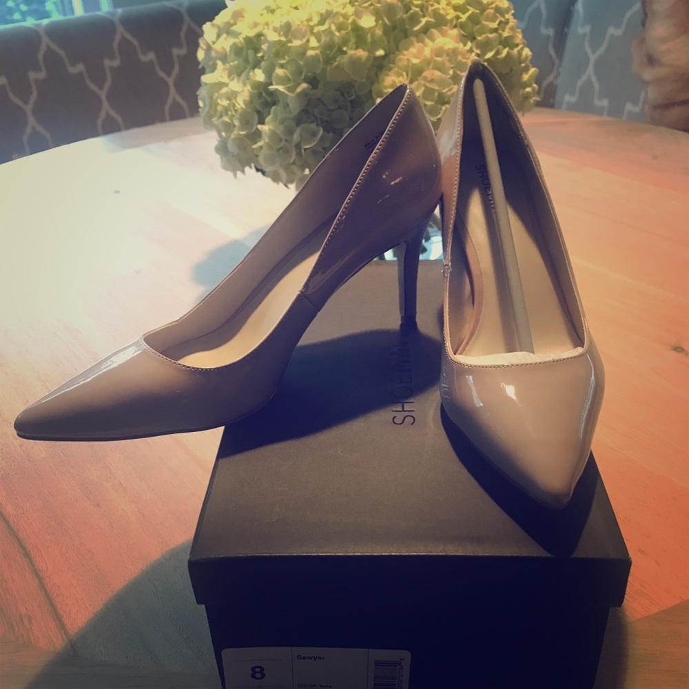 Shoemint pumps